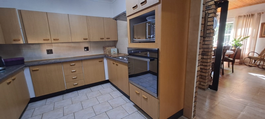 4 Bedroom Property for Sale in La Provance Free State